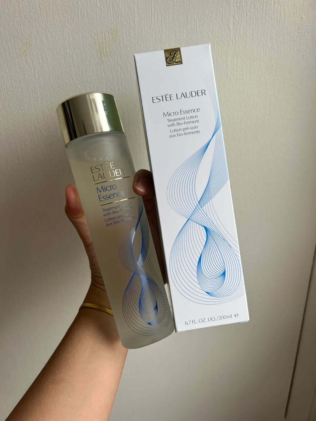 Estée Lauder Micro Essence Treatment Lotion thumbnail