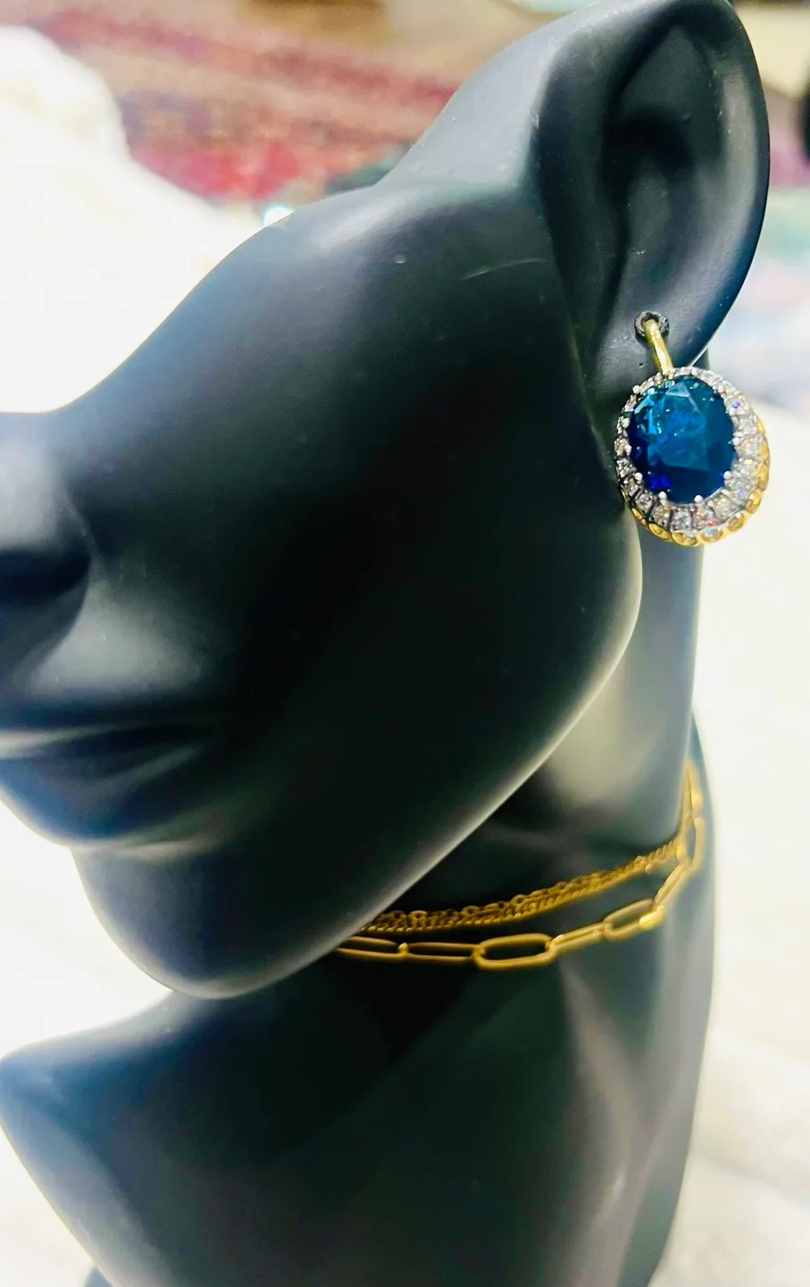 Elegant Gold-Tone Oval Blue Gemstone Earrings image indicator(7)