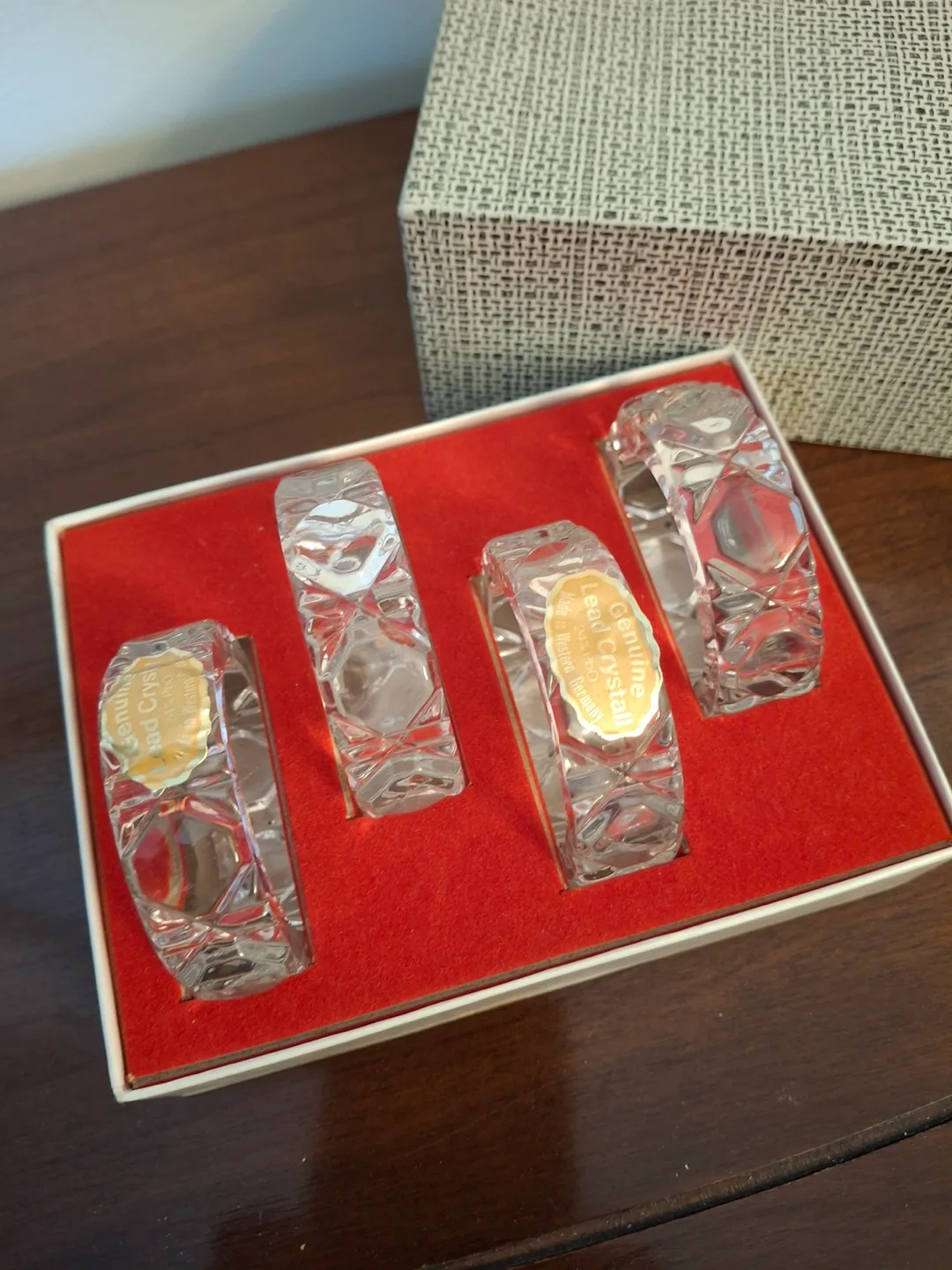 Set of 4 vintage crystal napkin rings image indicator(2)