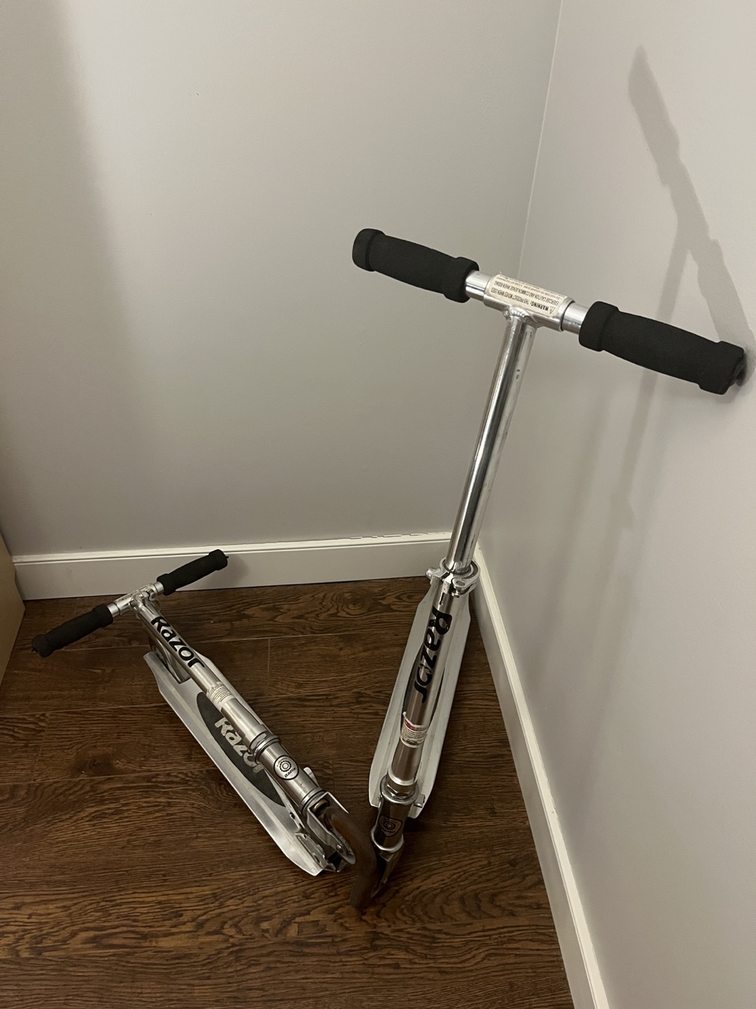 2x Razor Scooters - photo 2