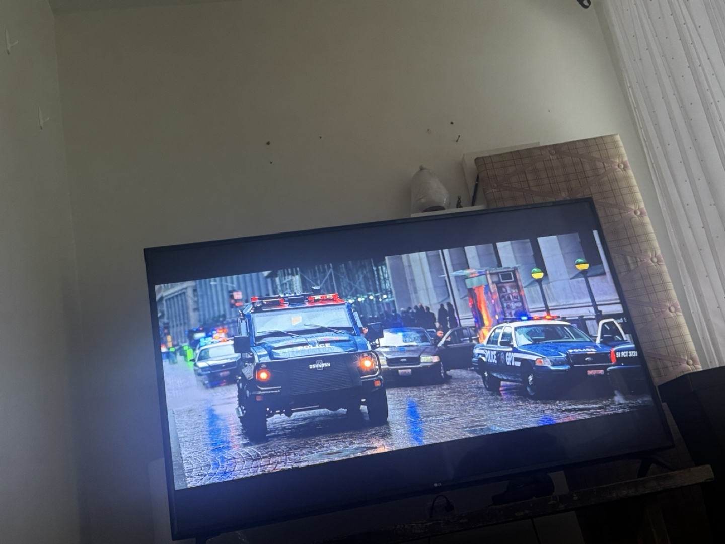 LG 65UN69 65-inch 4K UHD Smart TV - photo 2