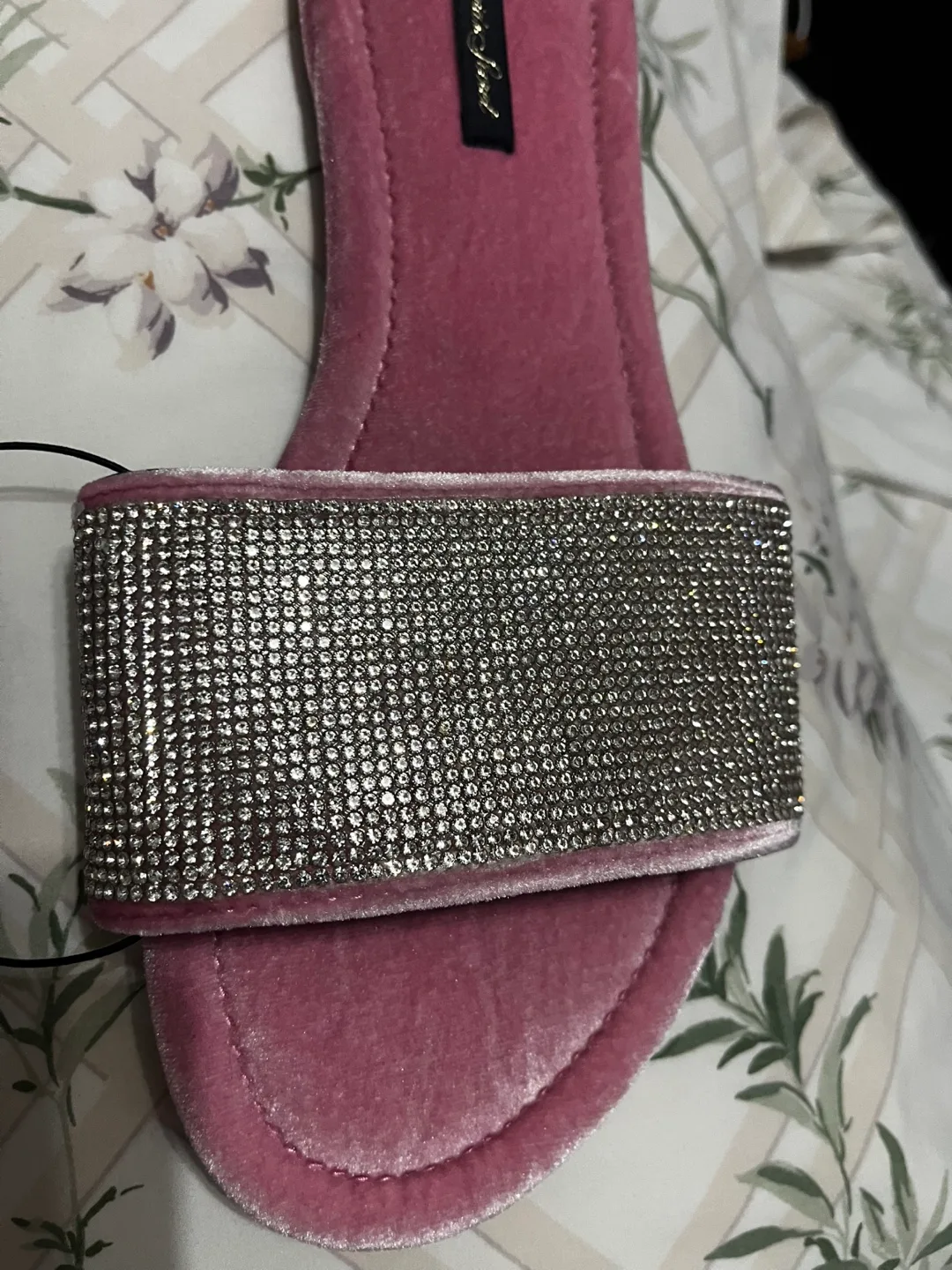 BNWT Victoria Secret Pink Velvet Slides with Rhinestone Detail image indicator(2)