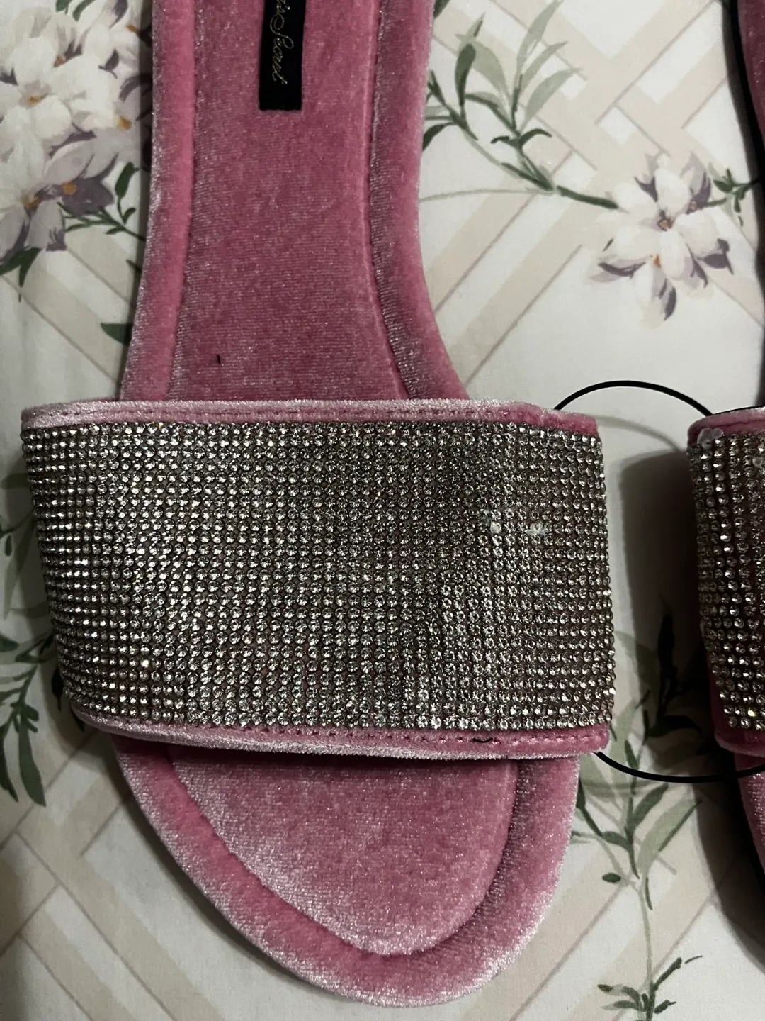 BNWT Victoria Secret Pink Velvet Slides with Rhinestone Detail image indicator(3)