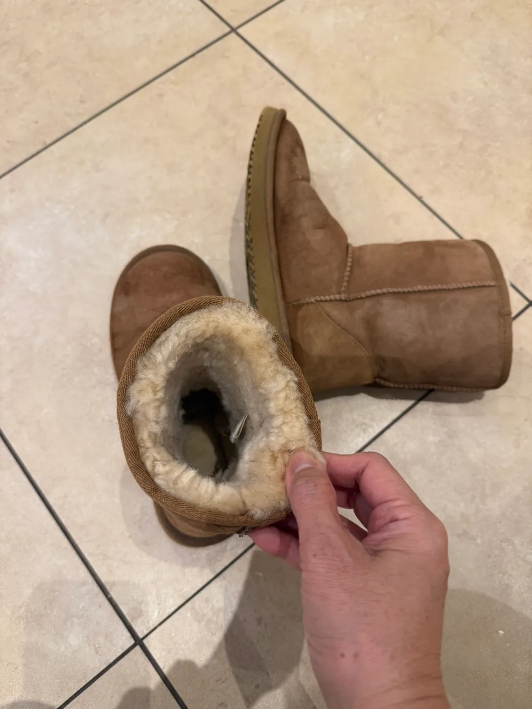 Sheepskin boots for girls image indicator(4)