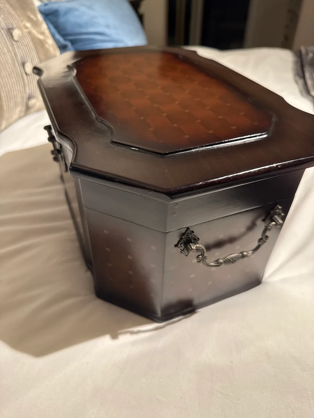 Octagonal Wooden Jewellery Box image indicator(3)