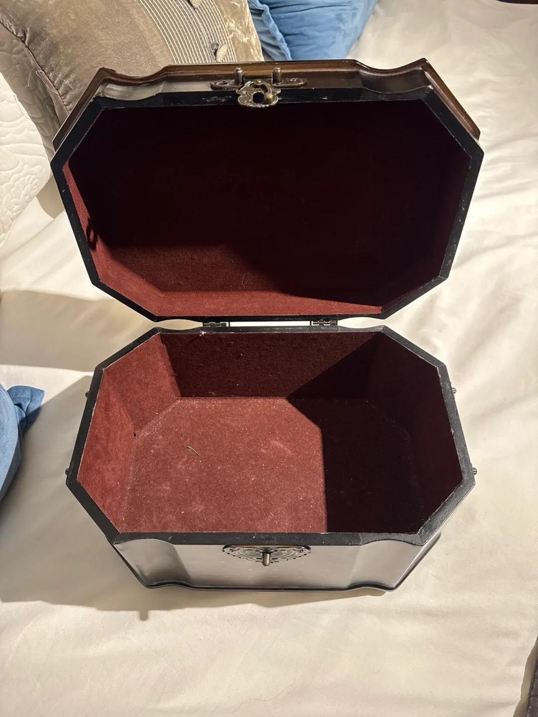 Octagonal Wooden Jewellery Box image indicator(2)