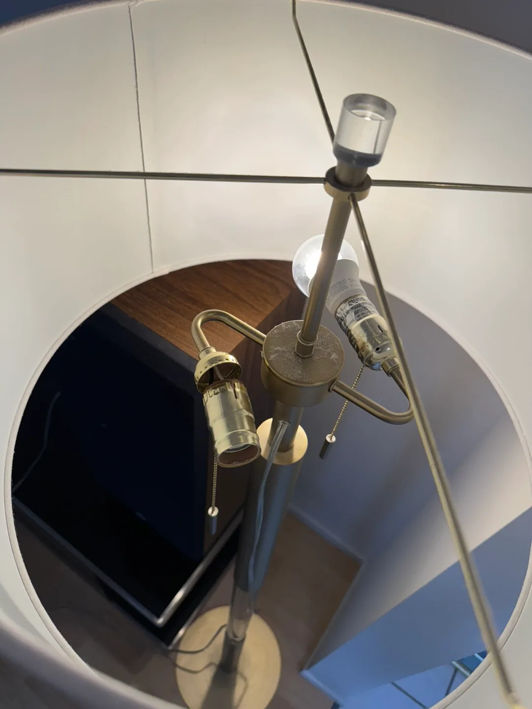 Modern Floor Lamp with White Shade( one side not working) image indicator(4)