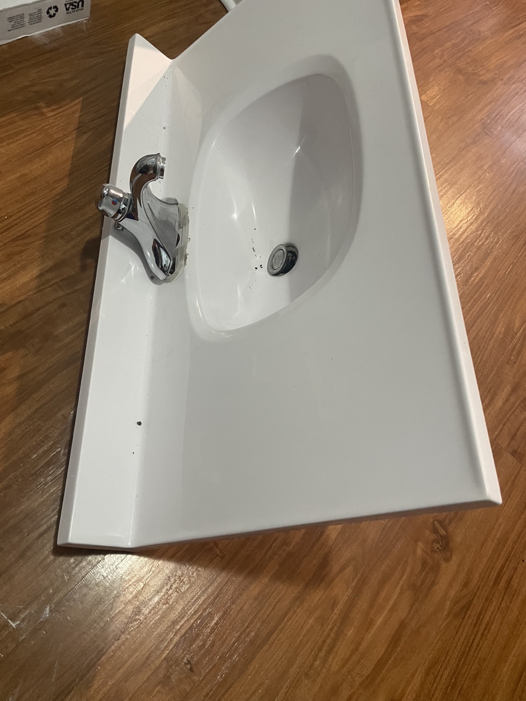 White Bathroom Vanity Top with Sink