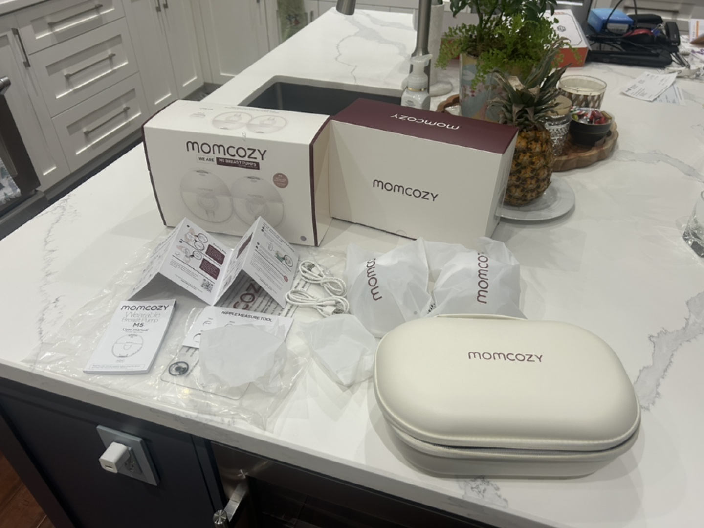 Momcozy M5 wearable breast pump - Double pump - Purple