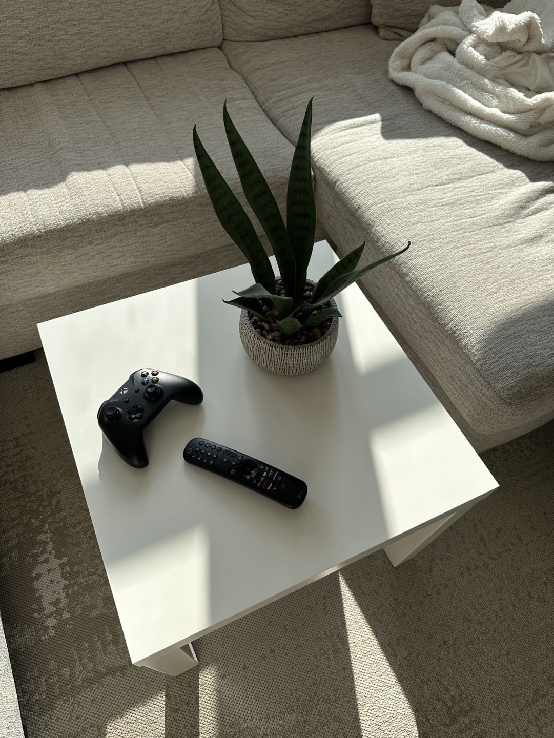 White Side Table - photo 2