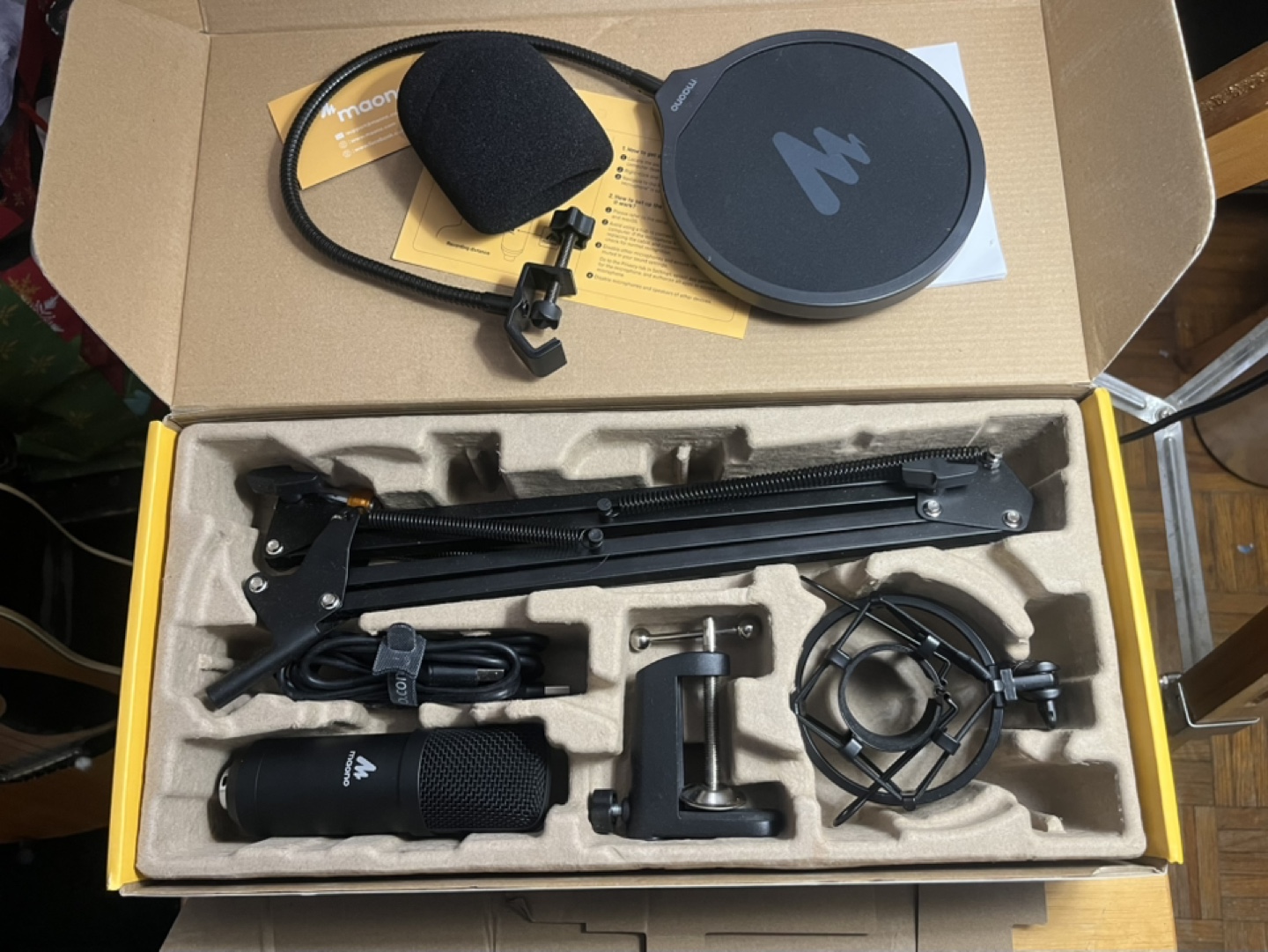 Maono AU-A04 Podcasting Microphone Kit - New in Box - photo 2