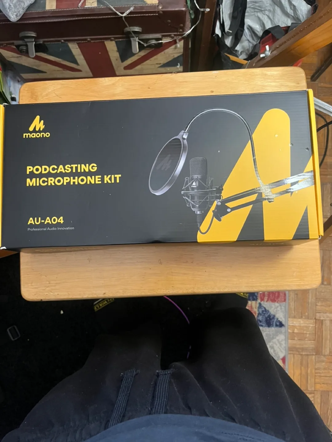 Maono AU-A04 Podcasting Microphone Kit - New in Box thumbnail