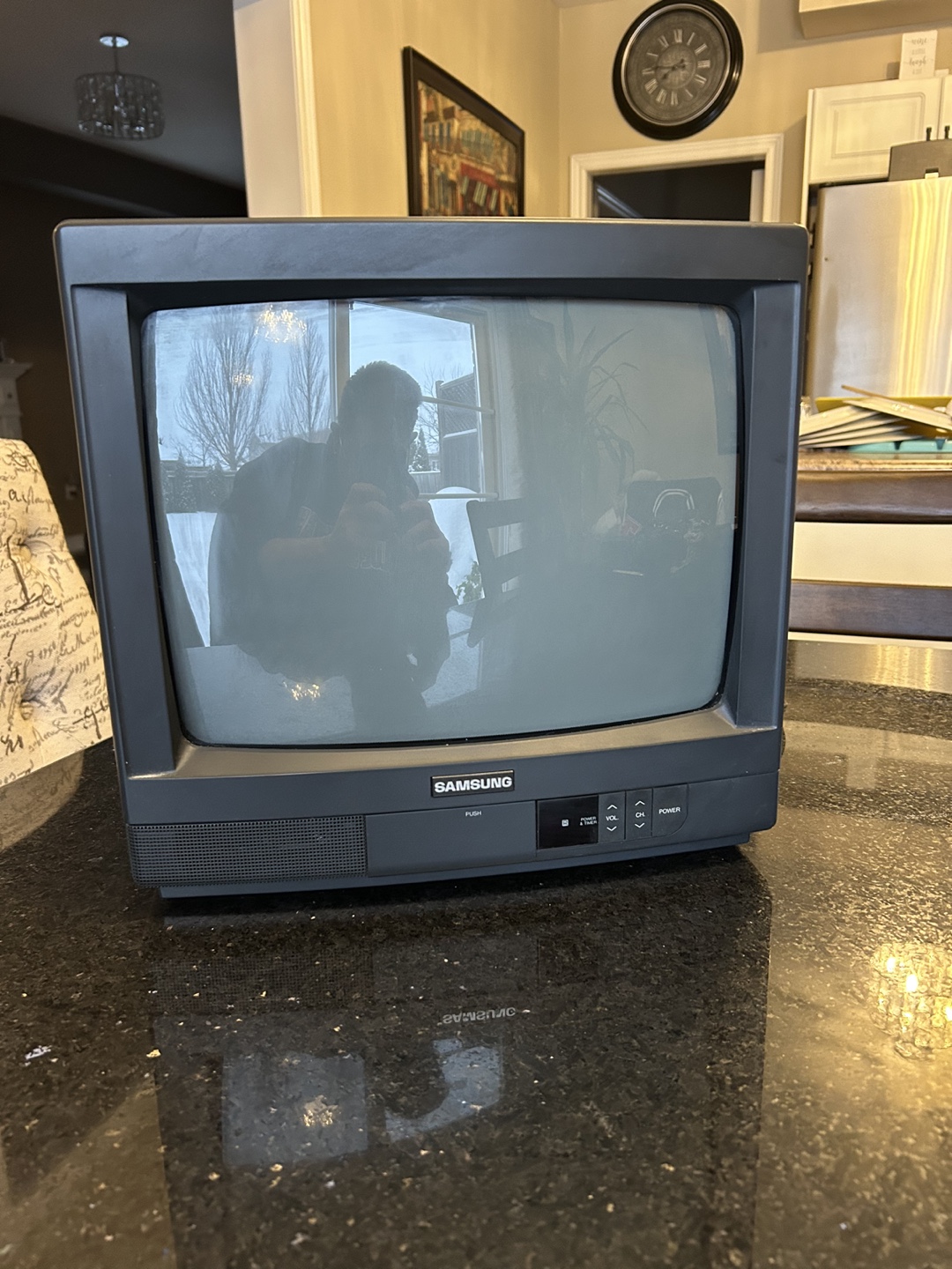 Vintage Samsung 13" CRT Television - photo 2