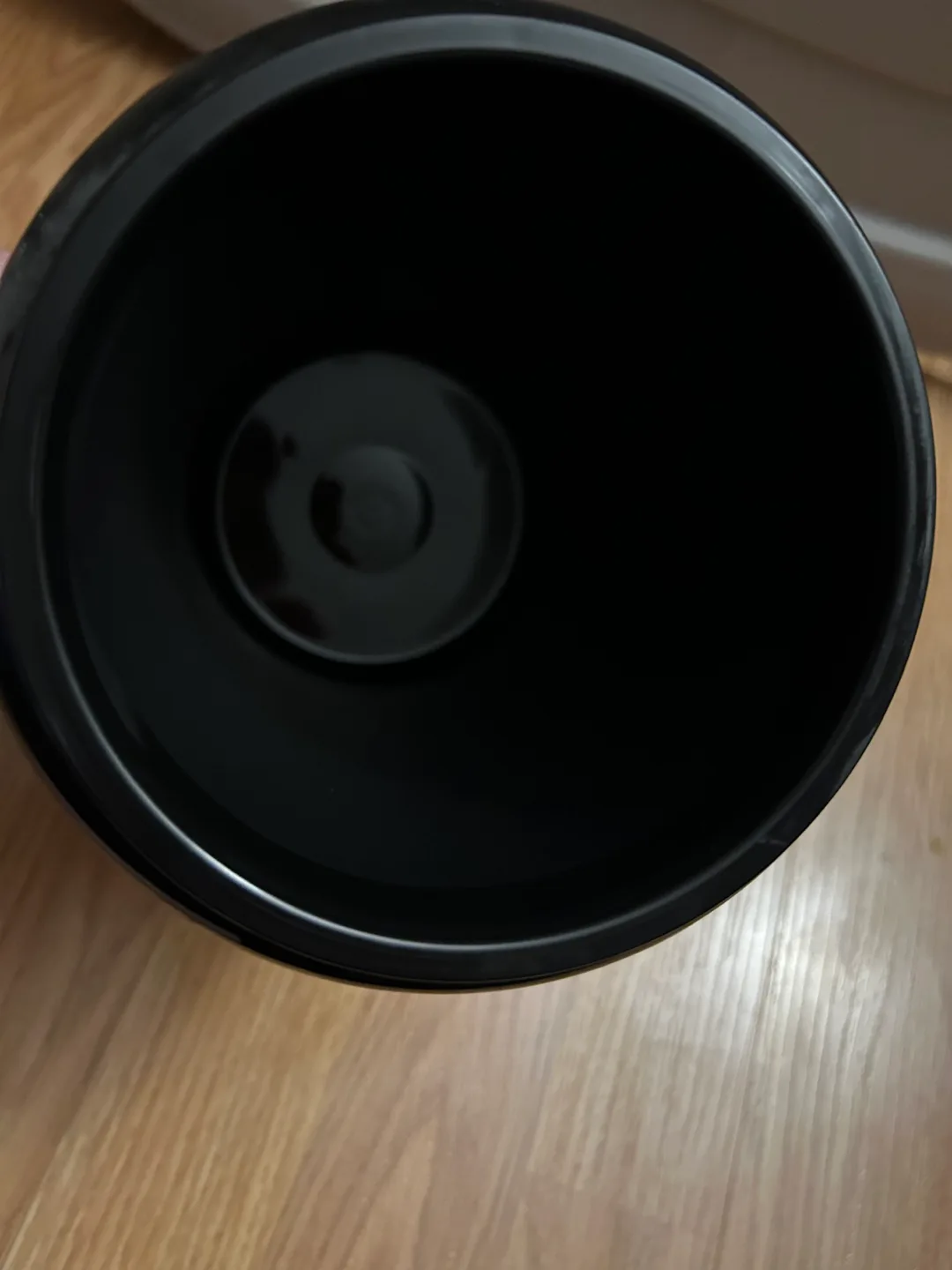 Tim Hortons Large Travel Mug 64oz image indicator(3)