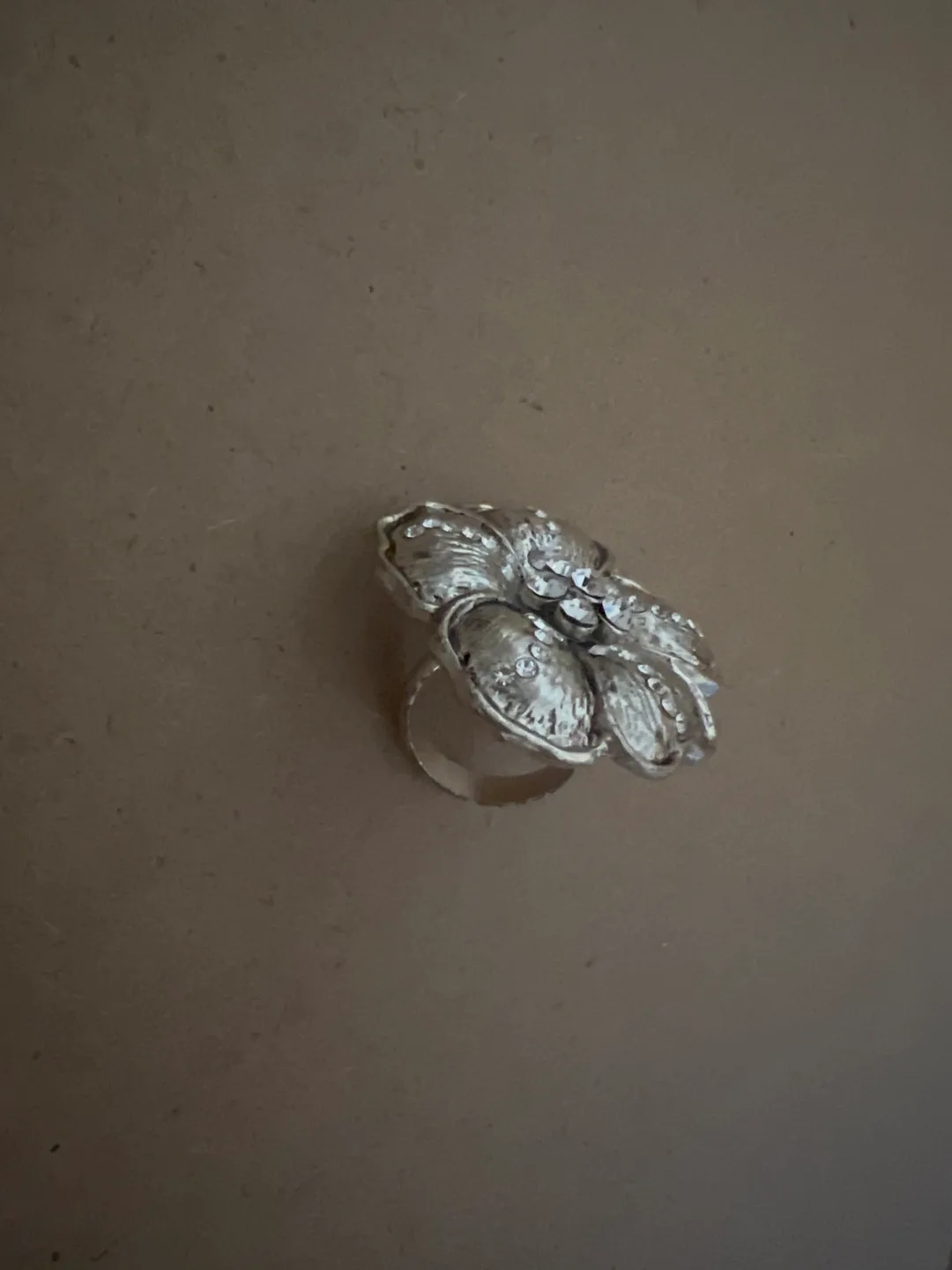 Silver Flower Statement Ring with Rhinestones image indicator(2)