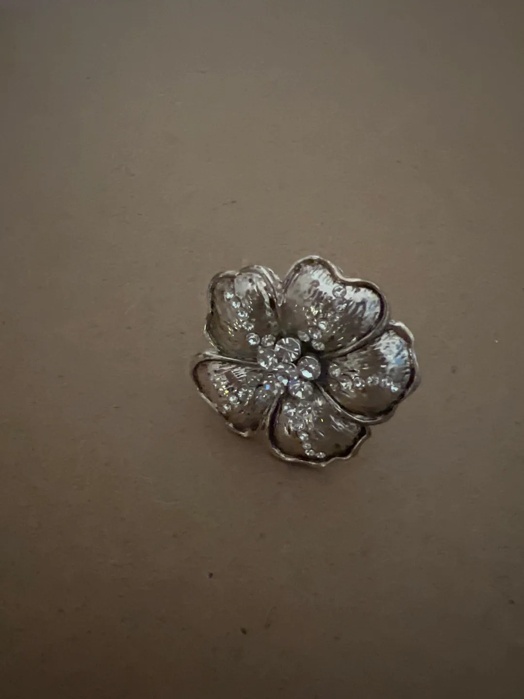 Silver Flower Statement Ring with Rhinestones image indicator(3)
