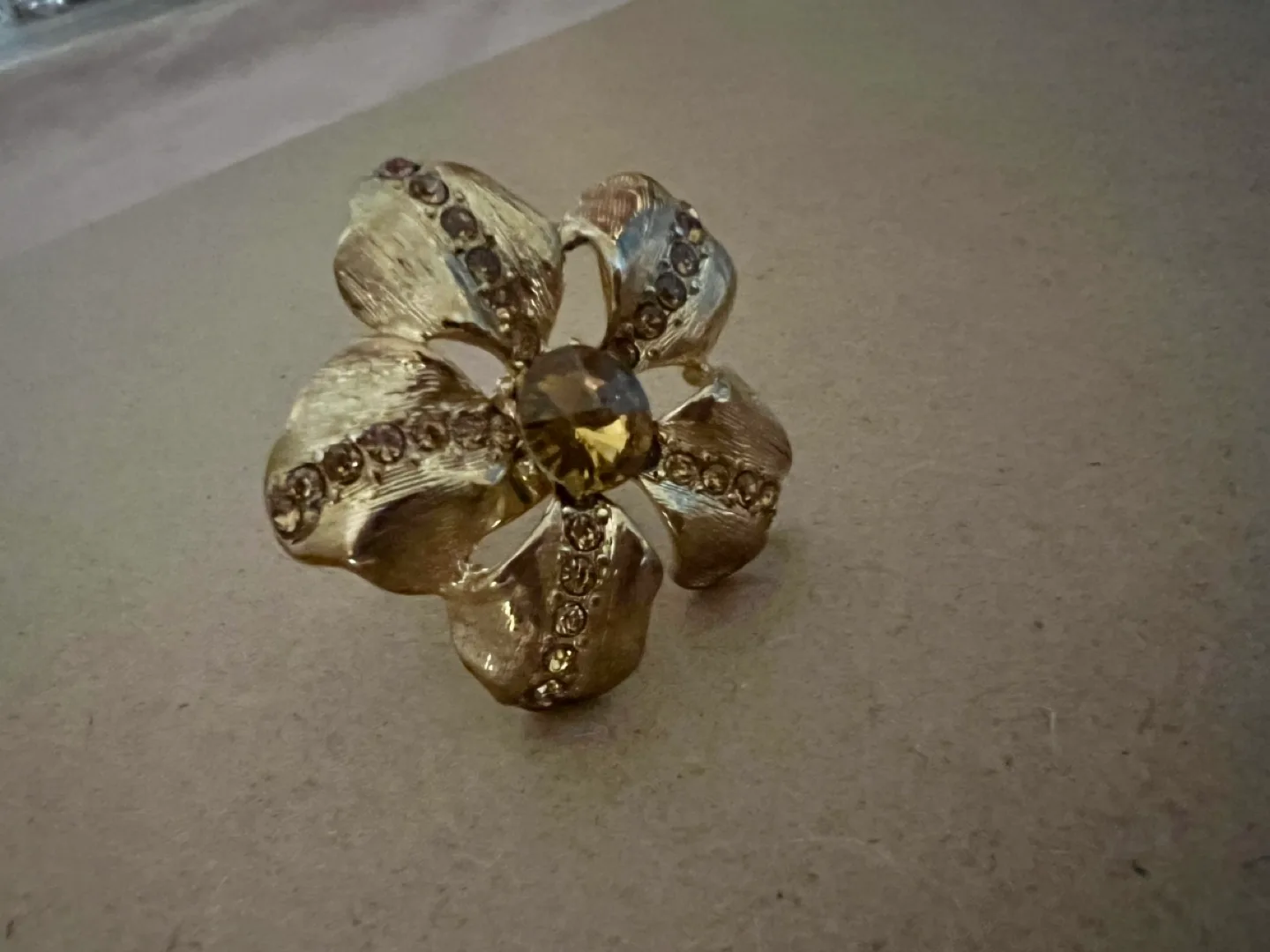 Silver Flower Statement Ring with Rhinestones image indicator(7)