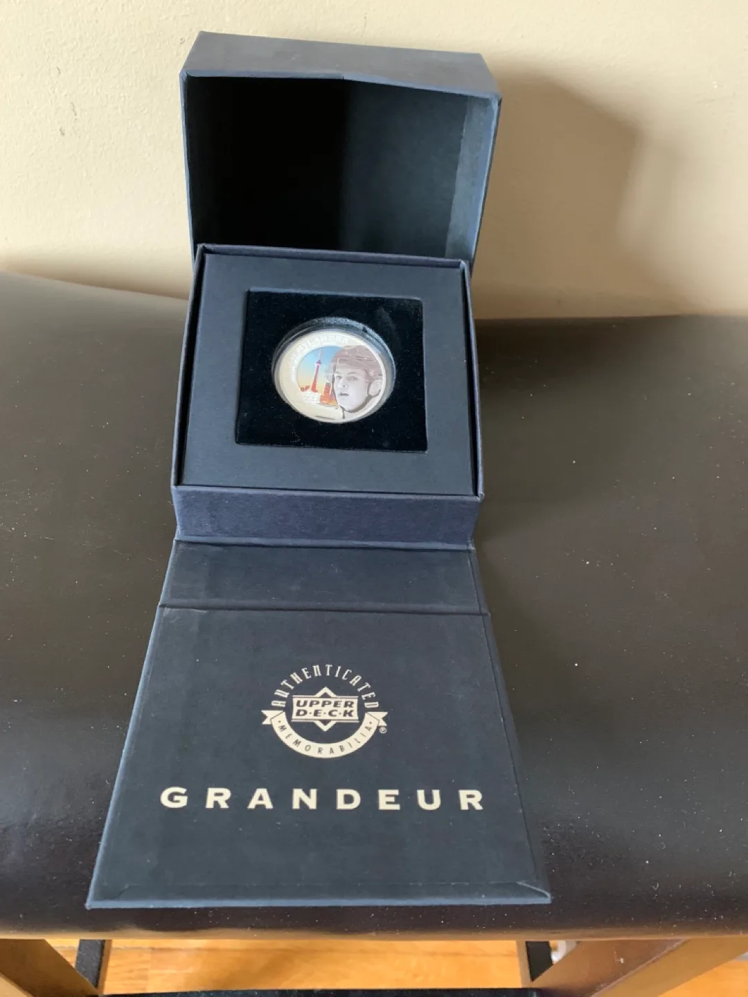 William Nylander Upper Deck Grandeur Silver Coin image indicator(4)