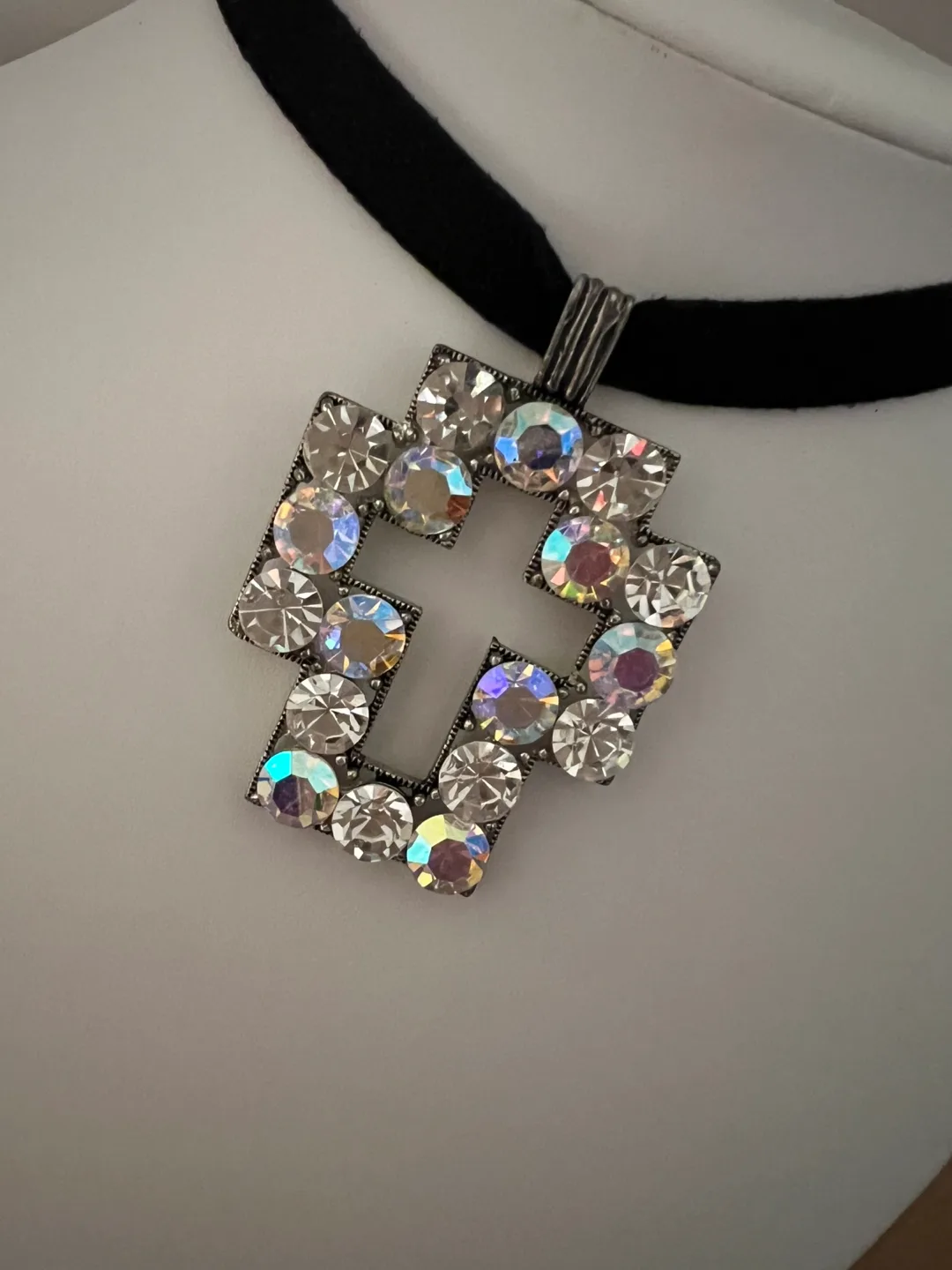 Rhinestone Cross Choker Necklace image indicator(3)