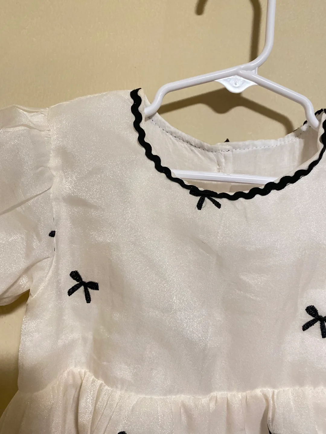 Adorable Baby Girl's Off-White Bow Dress image indicator(5)