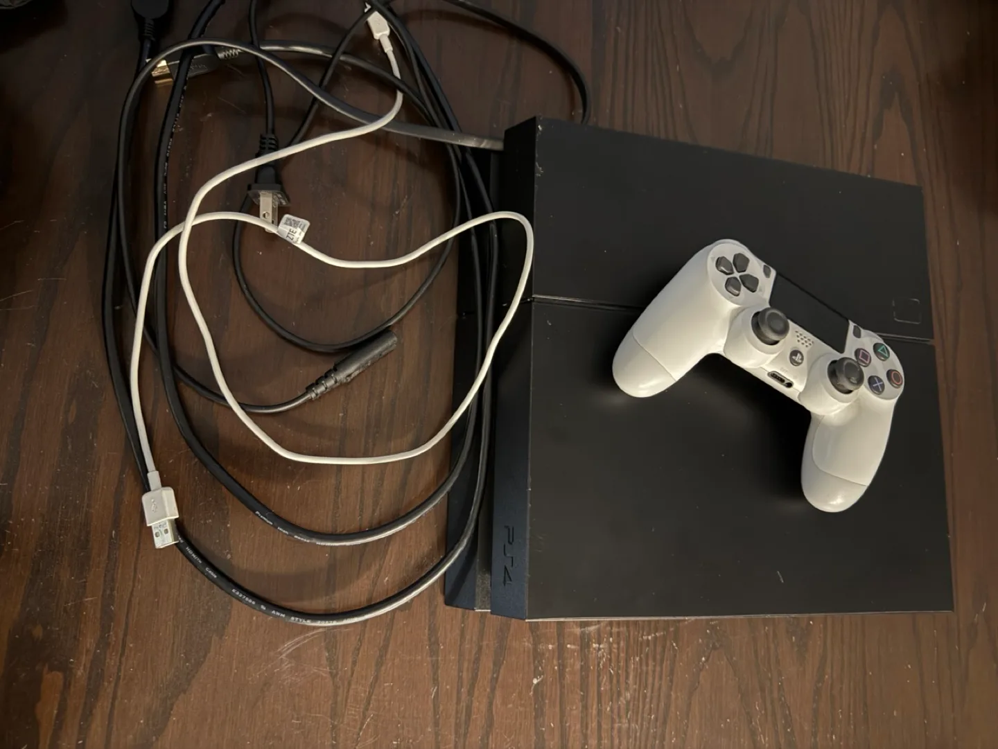 PS4 Slim Console with Controller and Cables image indicator(4)