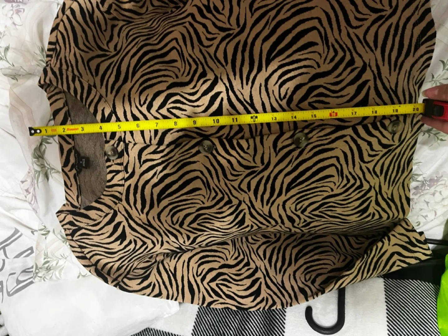 BNWT Ann Taylor Women's Zebra Print Cardigan image indicator(6)