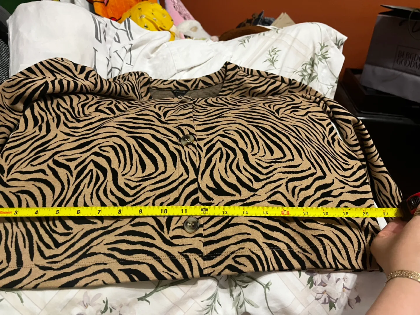 BNWT Ann Taylor Women's Zebra Print Cardigan image indicator(7)