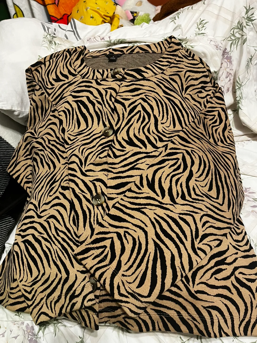 BNWT Ann Taylor Women's Zebra Print Cardigan image indicator(4)