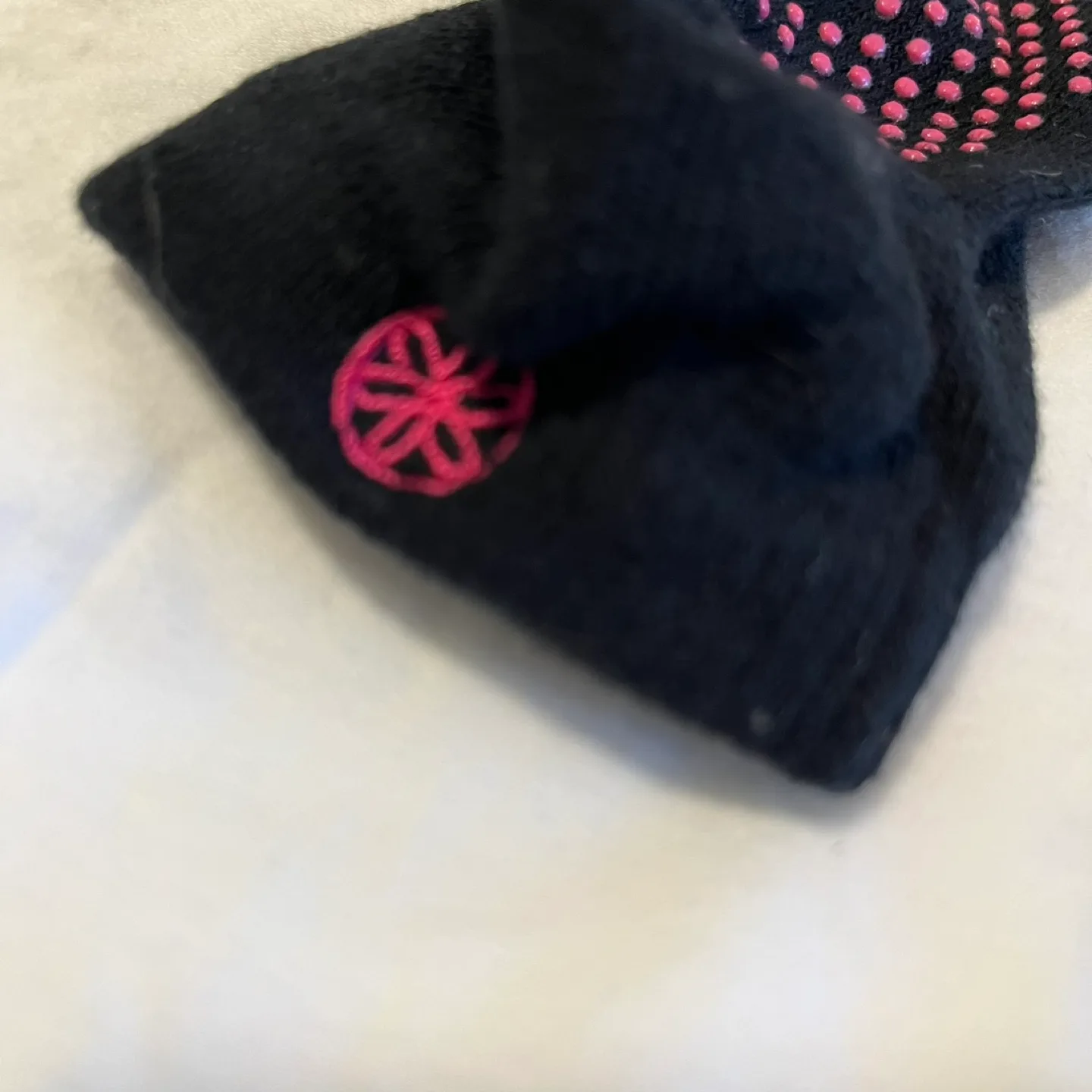 Gaiam Yoga Socks - Black Grippy Toe Socks image indicator(2)