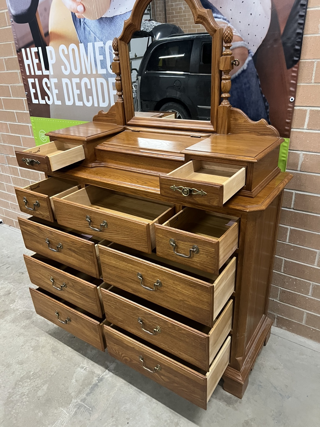 Thomasville Vintage Wooden Dresser with Mirror - photo 5