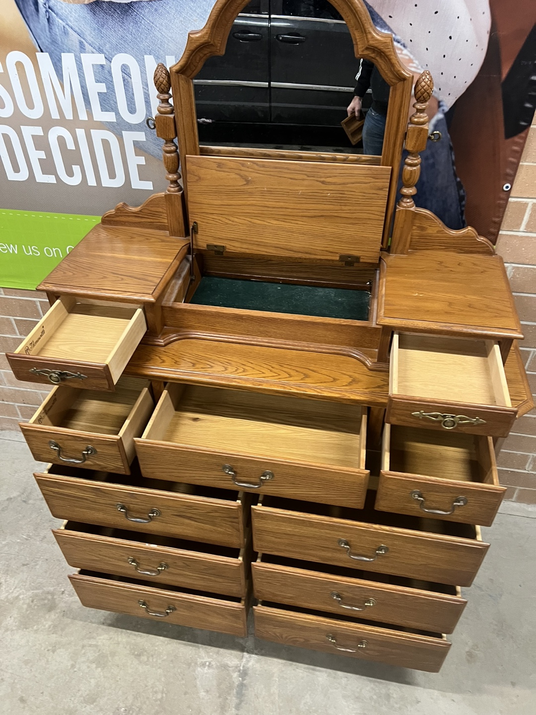 Thomasville Vintage Wooden Dresser with Mirror - photo 3