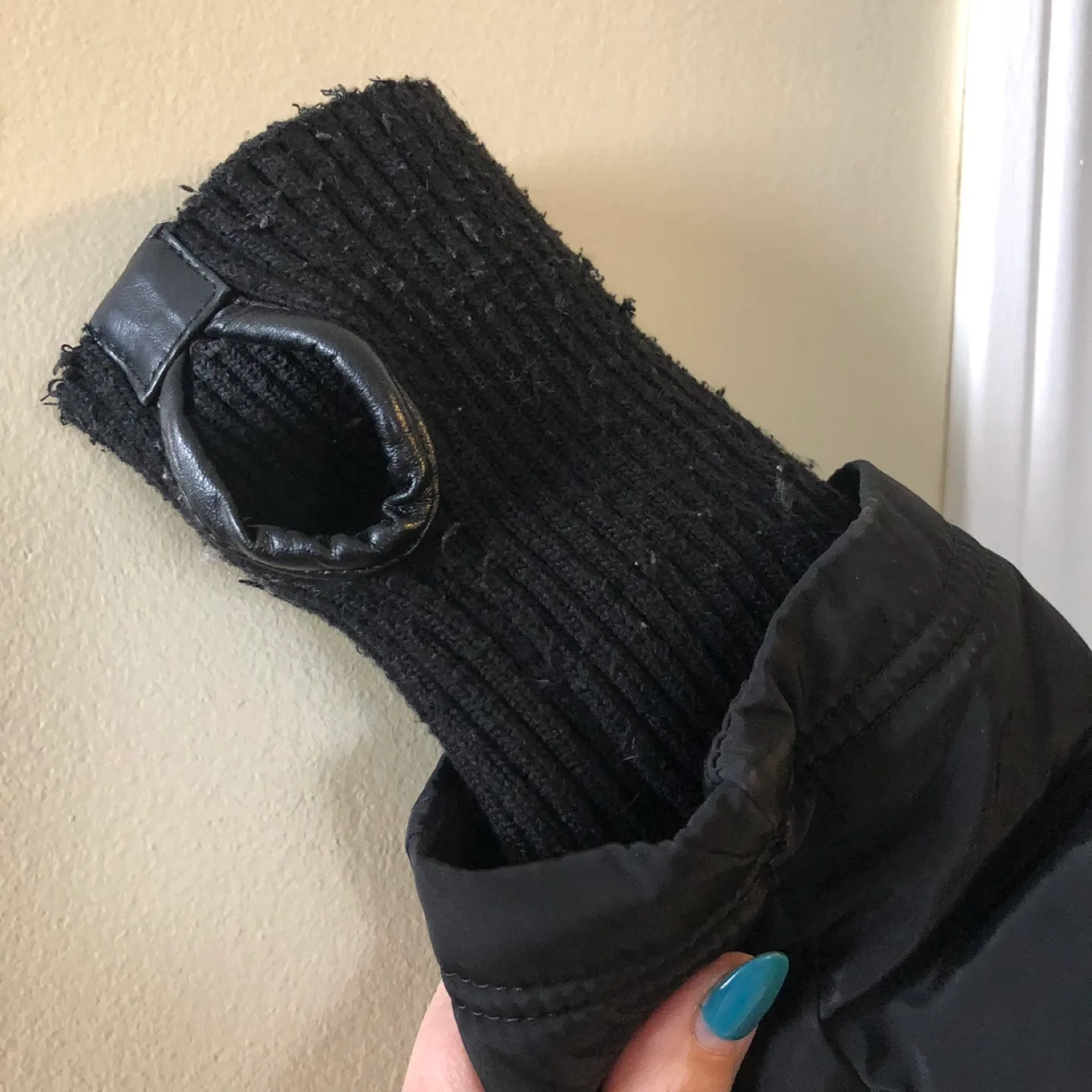 Fur hood belted jacket image indicator(8)