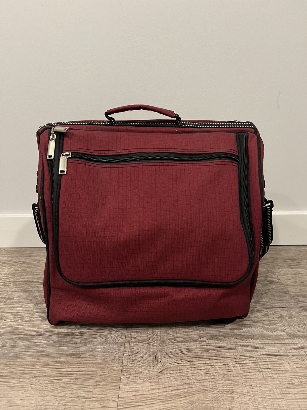 Red Picnic Cooler Bag with Dining Ware - photo 2