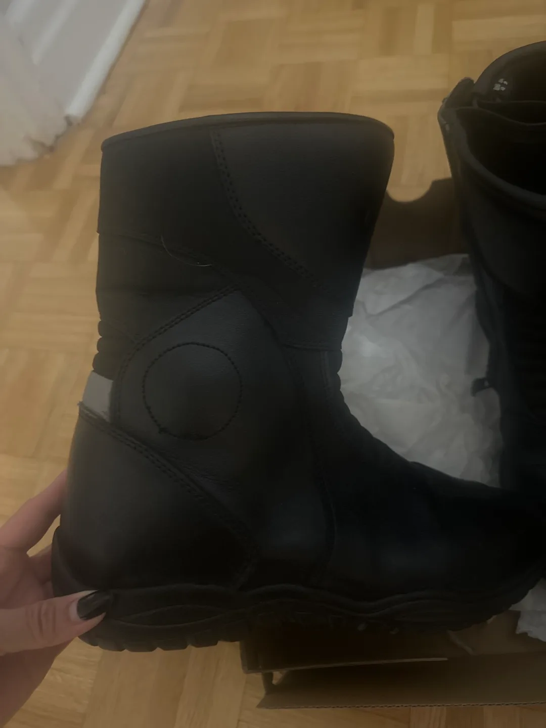 Men's Black Leather Motorcycle Boots - Size 9 UK/43 EU image indicator(2)