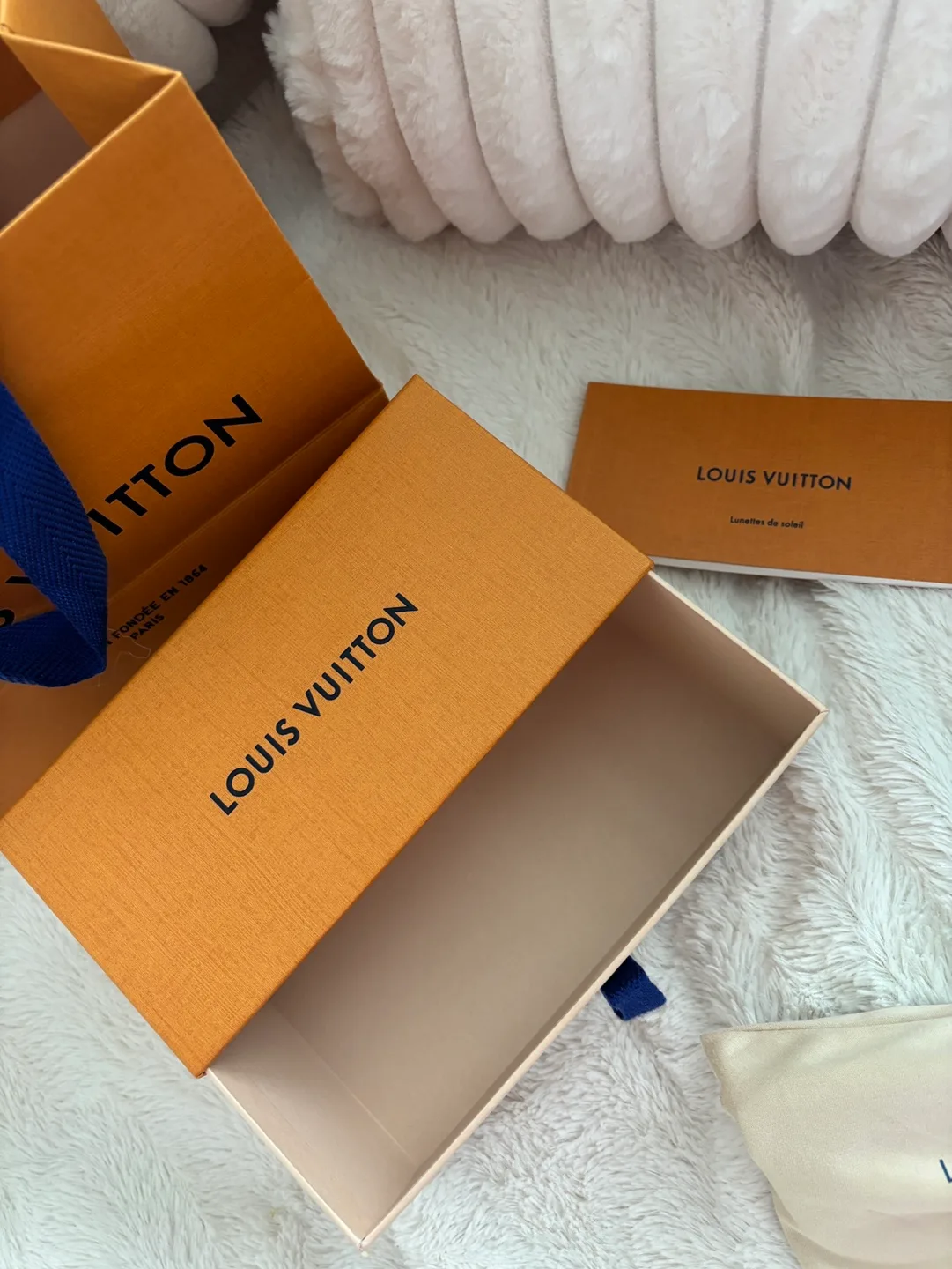 Louis Vuitton Cat Eye Jewel Sunglasses image indicator(5)