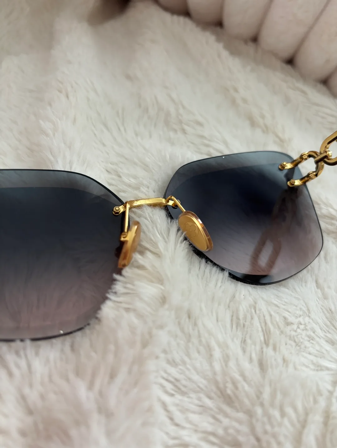 Louis Vuitton Cat Eye Jewel Sunglasses image indicator(7)