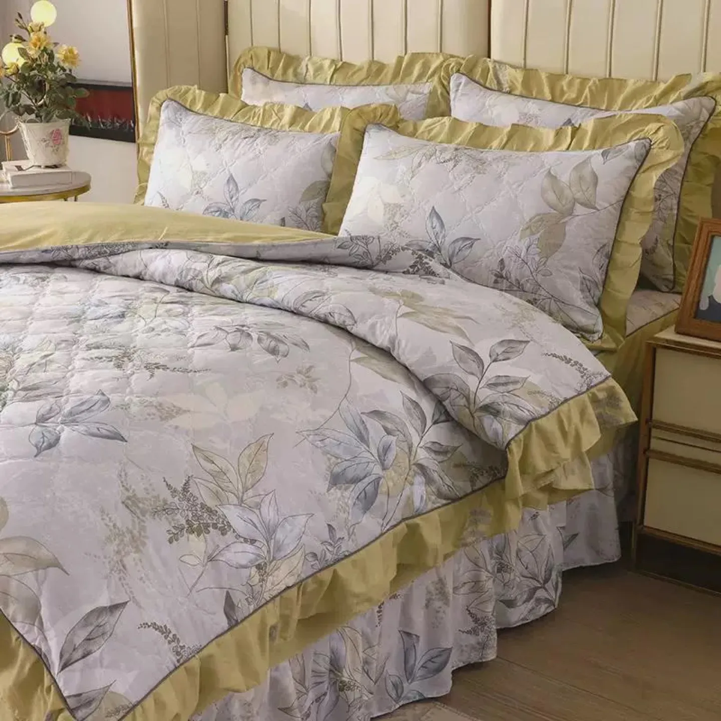 Floral Queen/King Size Ruffle Bedspread Set 6pcs image indicator(2)