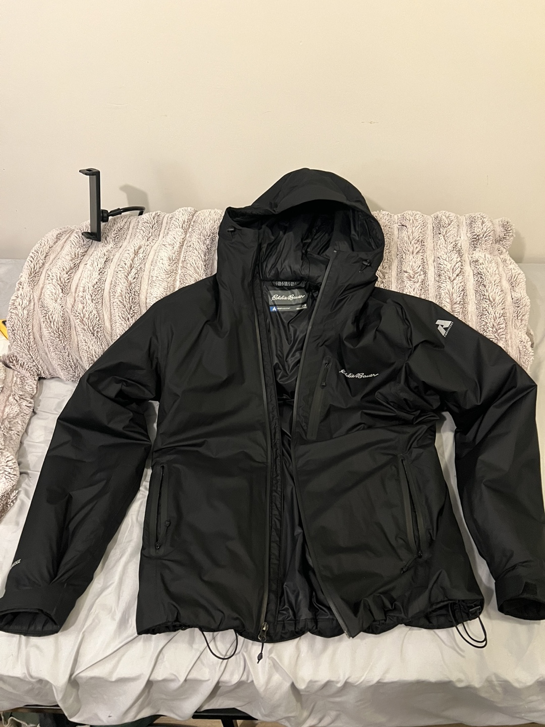 Eddie Bauer First Ascent Men's Size Medium Black Down Jacket