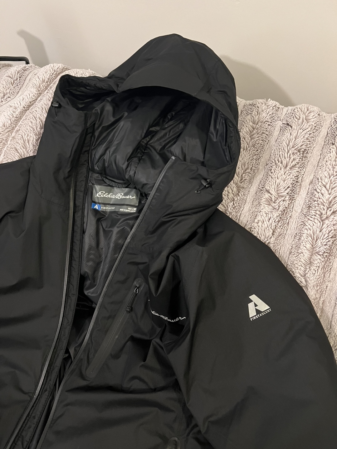 Eddie Bauer First Ascent Men's Size Medium Black Down Jacket - photo 3
