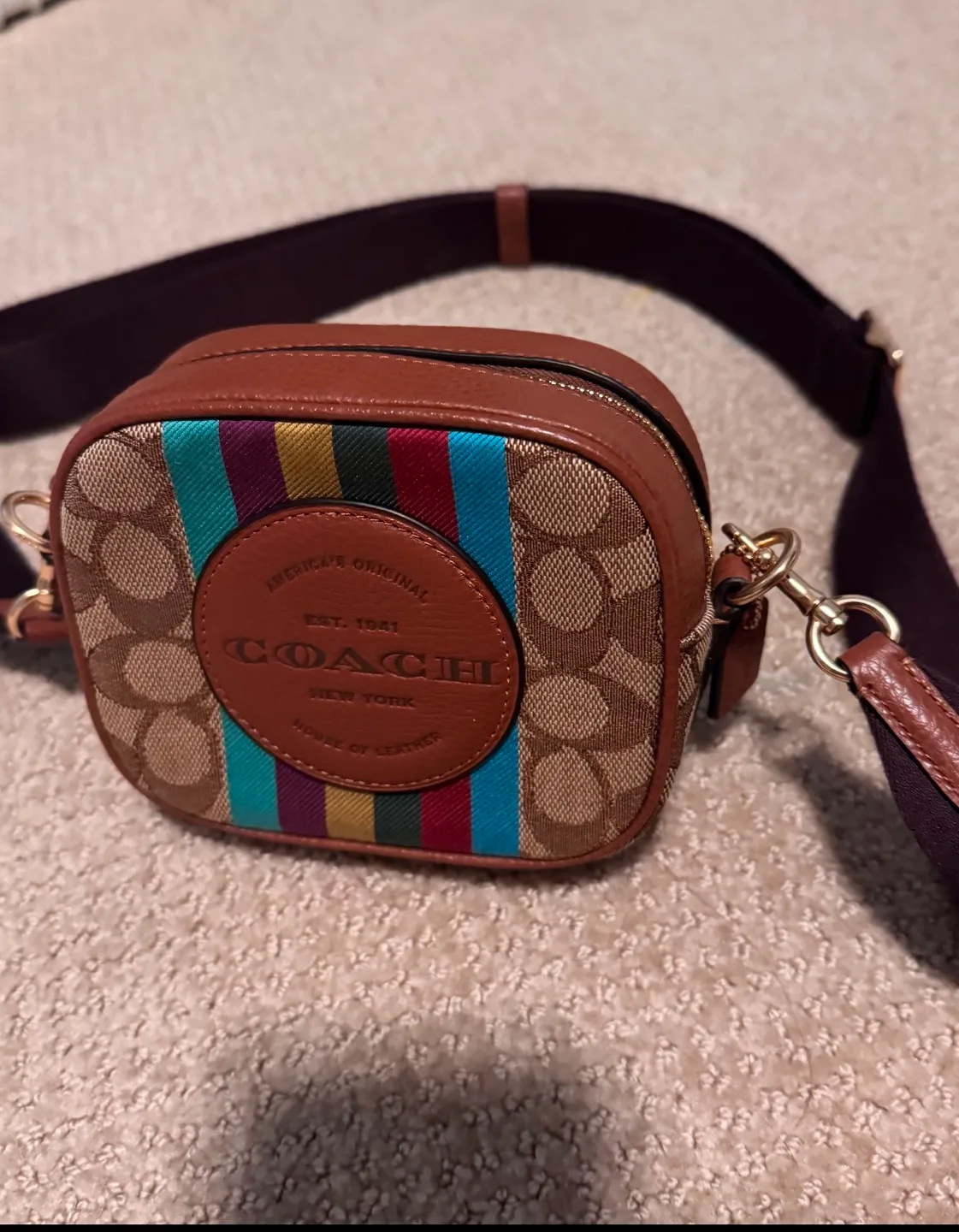 Brand new Coach bag image indicator(6)