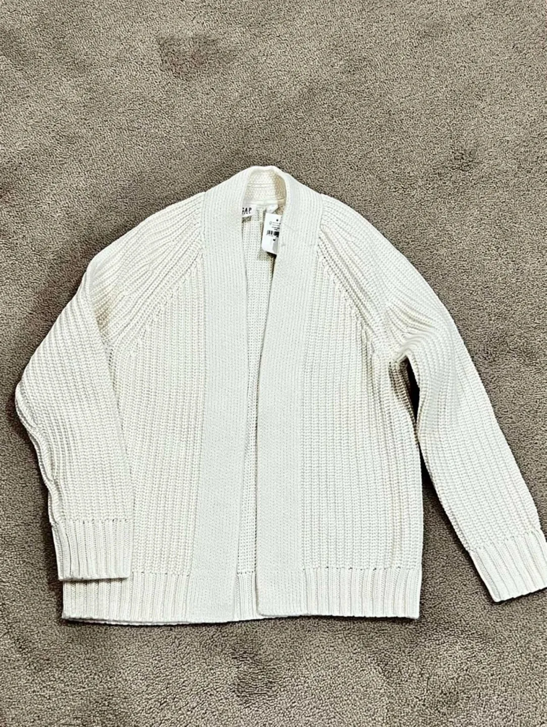 BNWT GAP girls cardigan image indicator(4)