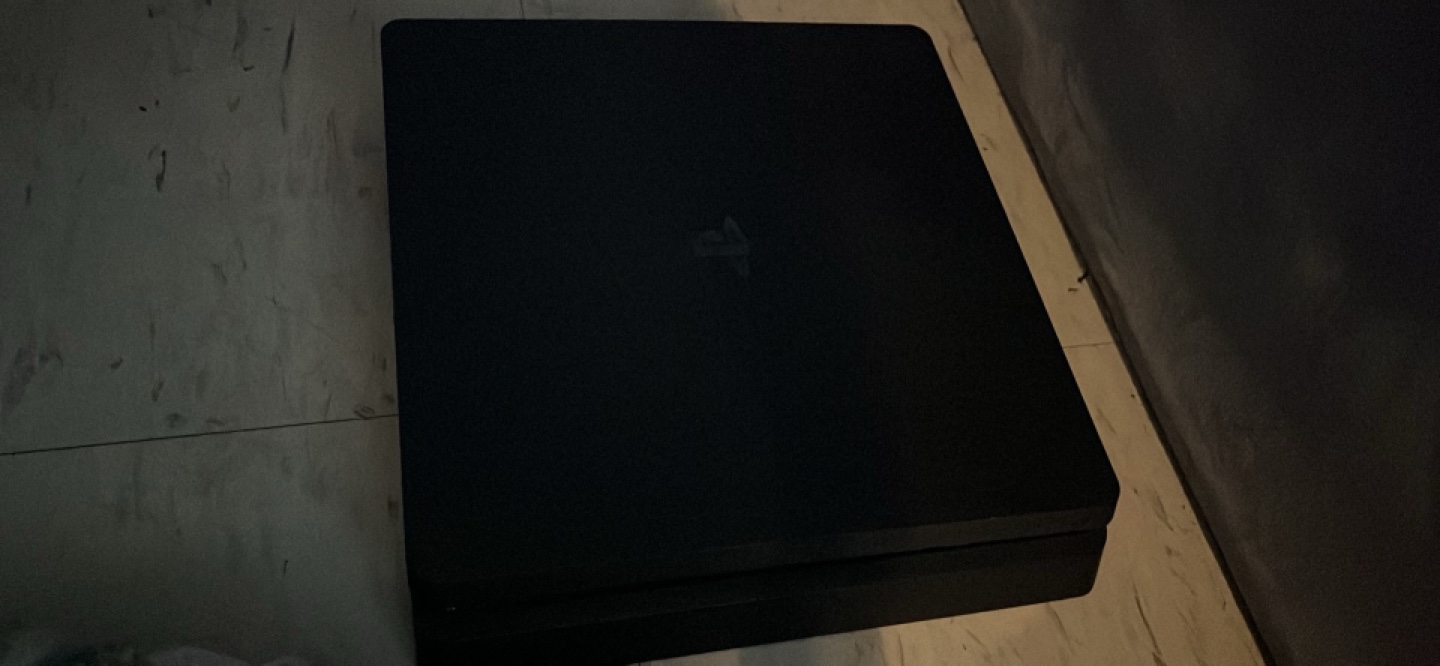 PS4 Slim Console