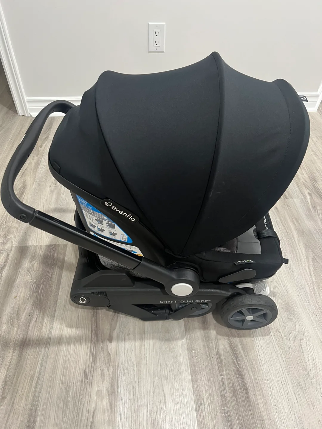 Evenflo Shyft DualRide Infant Car Seat and Travel System image indicator(2)