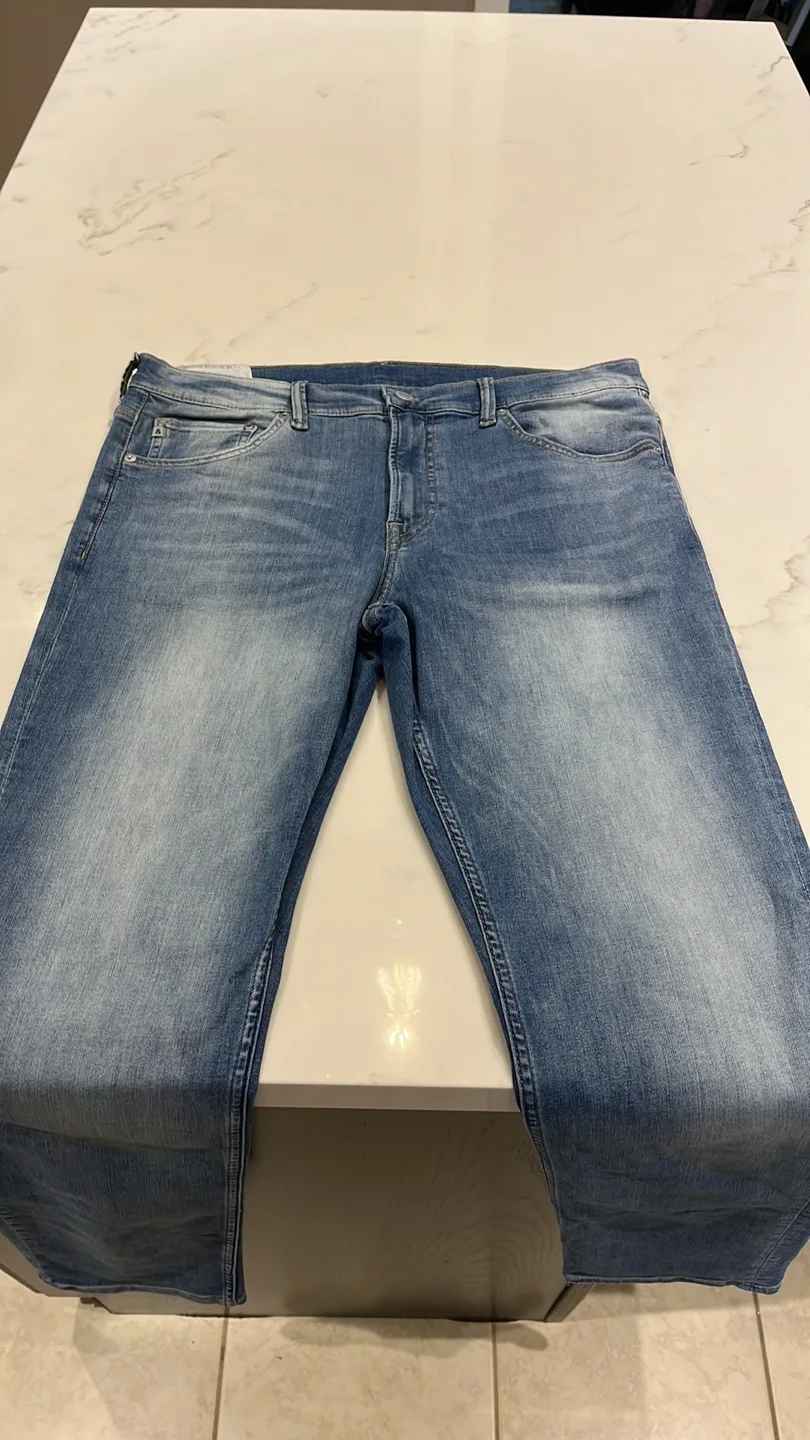 Men's H&M Slim Straight Fit Jeans image indicator(3)