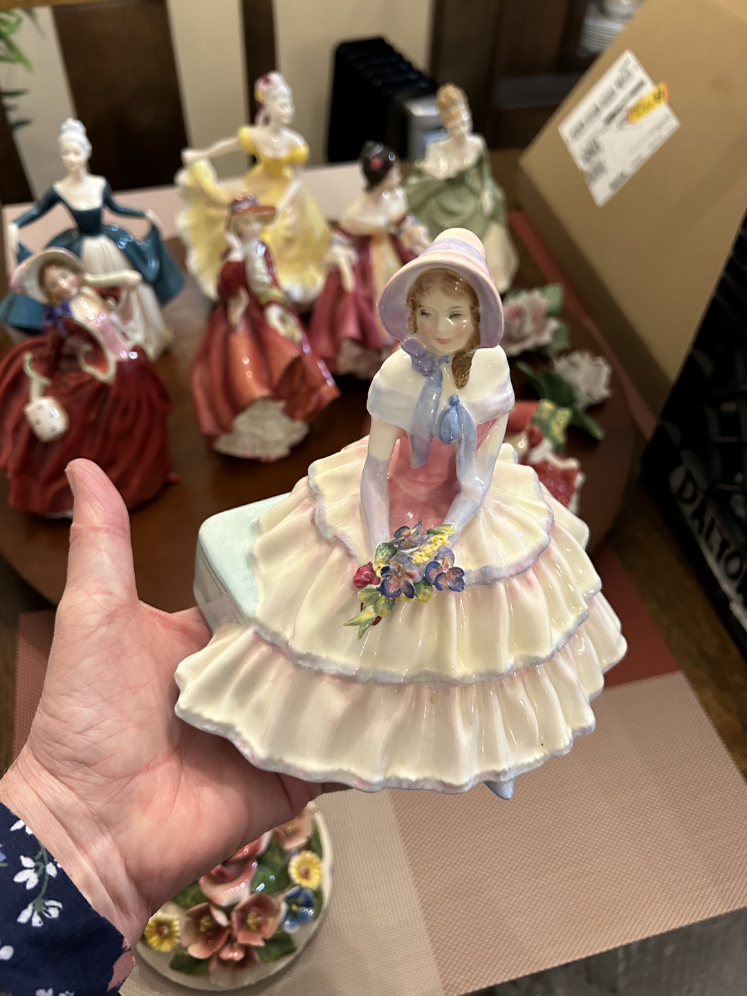 Collection of Doulton Daydreams Figurines - photo 2