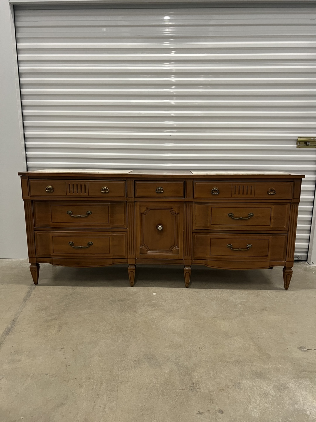 9 drawers dresser
