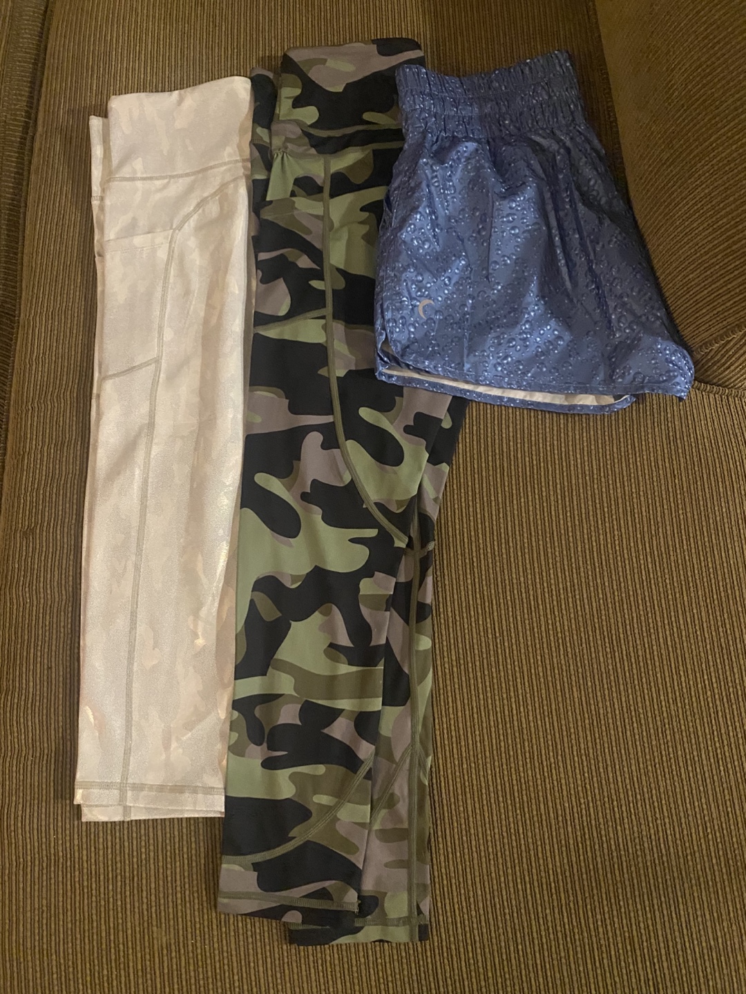 Zyia Three workout pieces: leggings and shorts