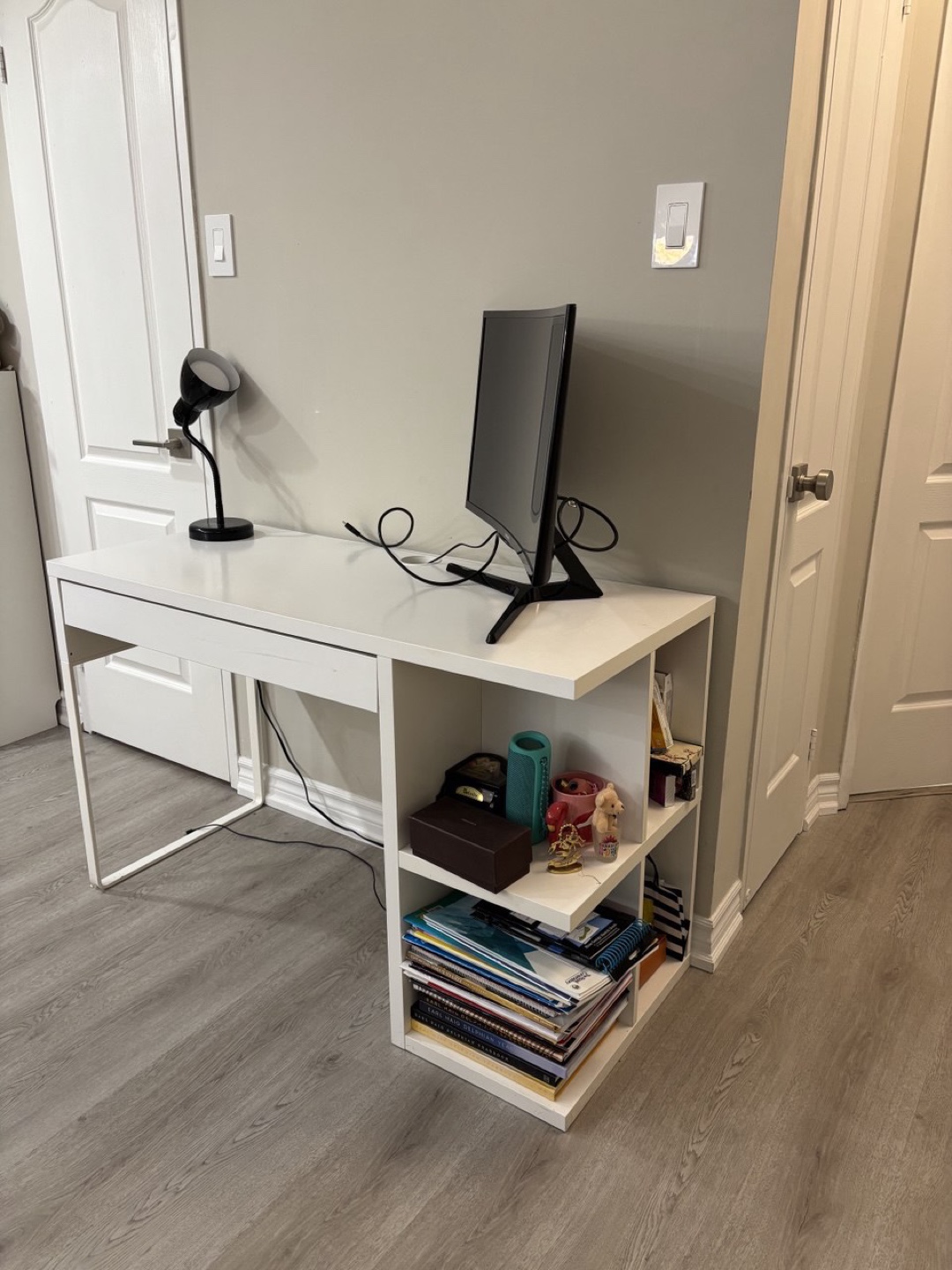 White Desk with Built-in Shelving - photo 2