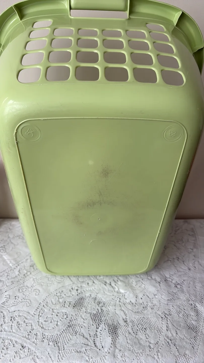 Laundry Basket (Family size) Good colour 🍈 and condition!! image indicator(4)