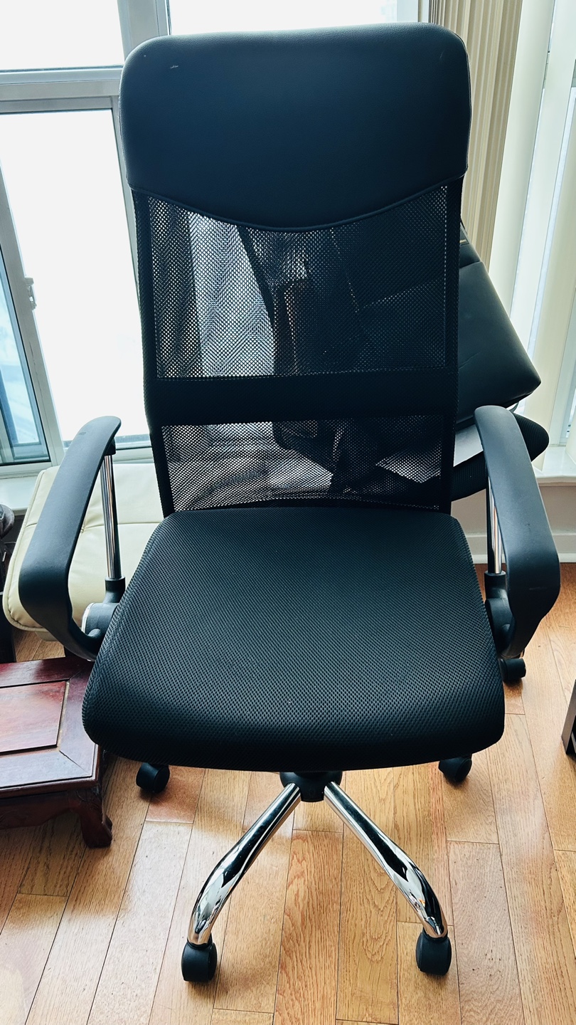 Black Mesh Office Chair - photo 2